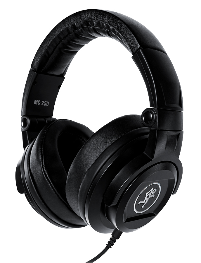 Mackie MC-250 : mc-250_3qtr_left_web_1961x1098