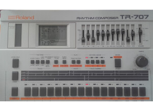Roland TR-707 (44226)