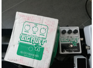 Electro-Harmonix Big Muff Pi with Tone Wicker (57615)