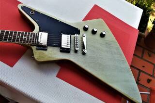 Epiphone TV Silver Explorer Pro