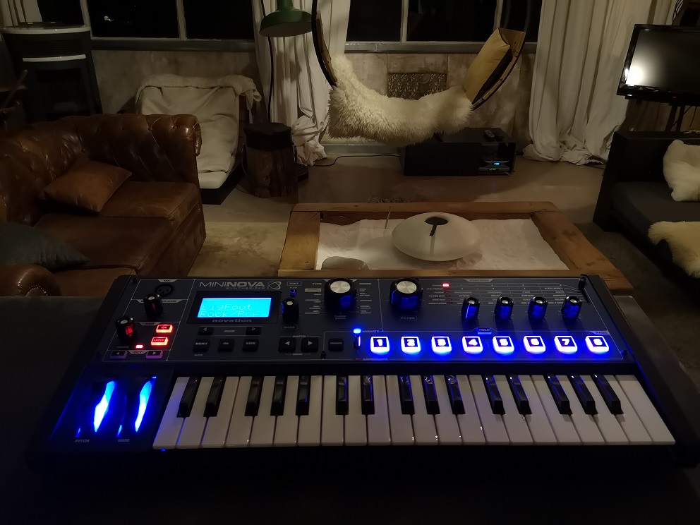 Novation MiniNova