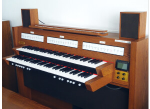 Roland C-330 Classic Organ