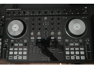 Native Instruments Traktor Kontrol S4 mk2 (71582)