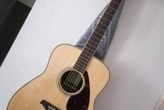 Yamaha FG830