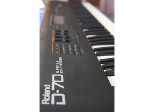 Roland D-70 (52200)