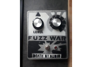 Death By Audio Fuzz War (33243)