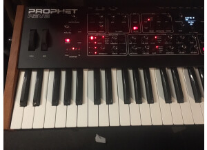Dave Smith Instruments Prophet REV2 16 voix (80411)