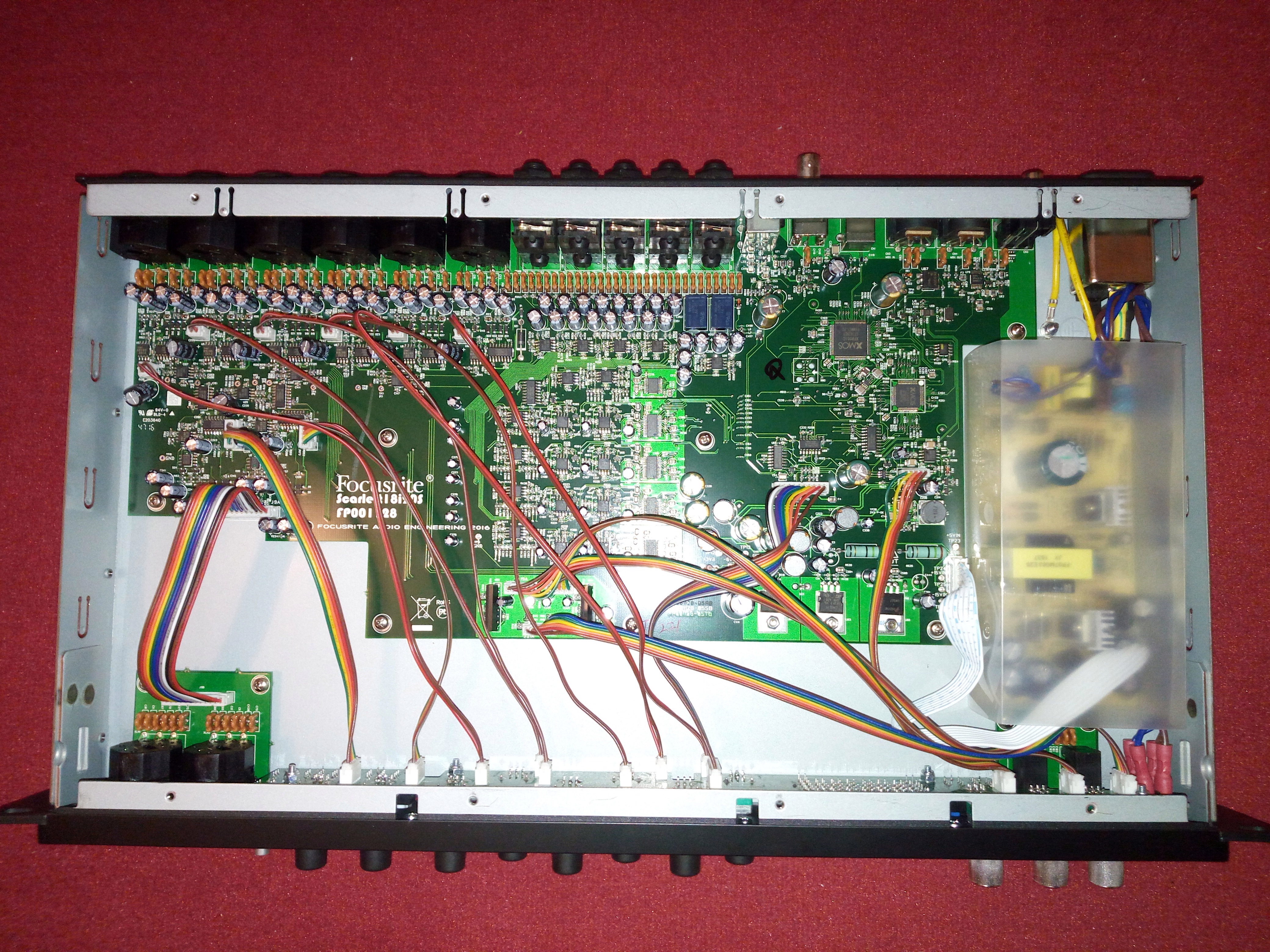 Focusrite Scarlett2 18i20 : Focusrite Scarlett2 18i20 (inside)