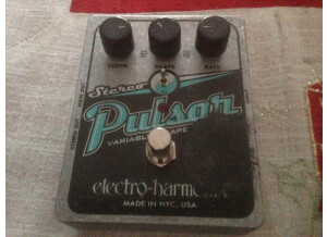 Electro-Harmonix Stereo Pulsar (9958)