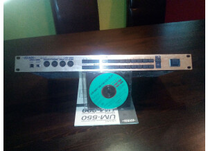 Edirol UM-880 (64213)