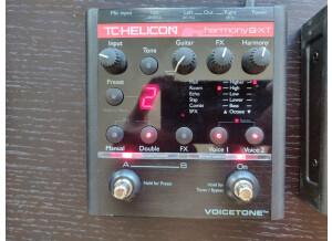 TC-Helicon VoiceTone Synth (73600)