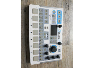 Arturia SparkLE Creative Drum Machine (90968)