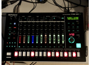 Roland-TR-8S-Rhythm-Performer-Gearjunkies-review-total