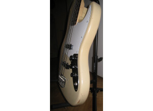 Fender Highway One Jazz bass