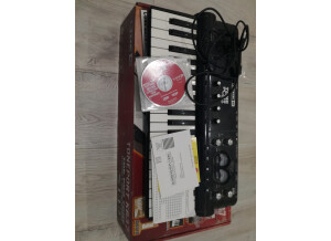 Line 6 POD Studio KB37 (8862)