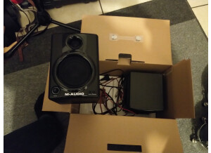 M-Audio AV 30 V2