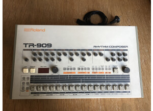 Roland TR-909 (61447)