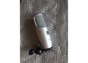 AKG Perception 100