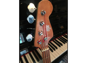Hondo Precision Bass (59143)