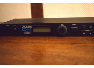 Alesis D4 (23149)
