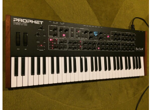 Dave Smith Instruments Prophet REV2 16 voix (76663)