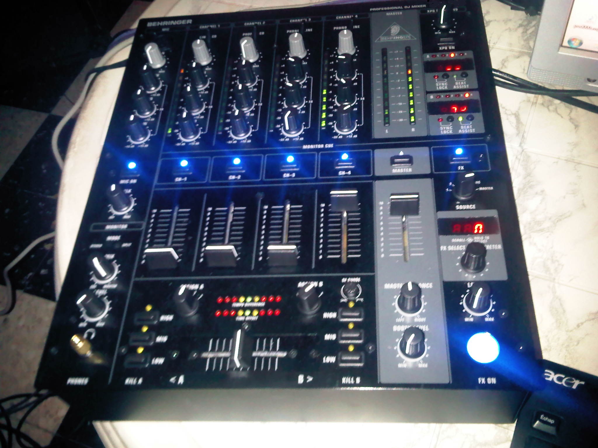 Behringer DJX750