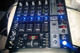 Behringer DJX750