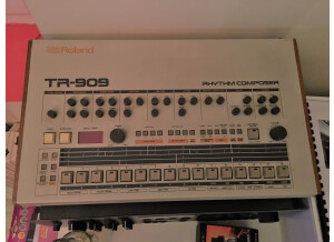 Roland TR-909 (66986)