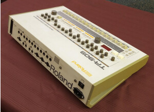 Roland TR-909 (54939)