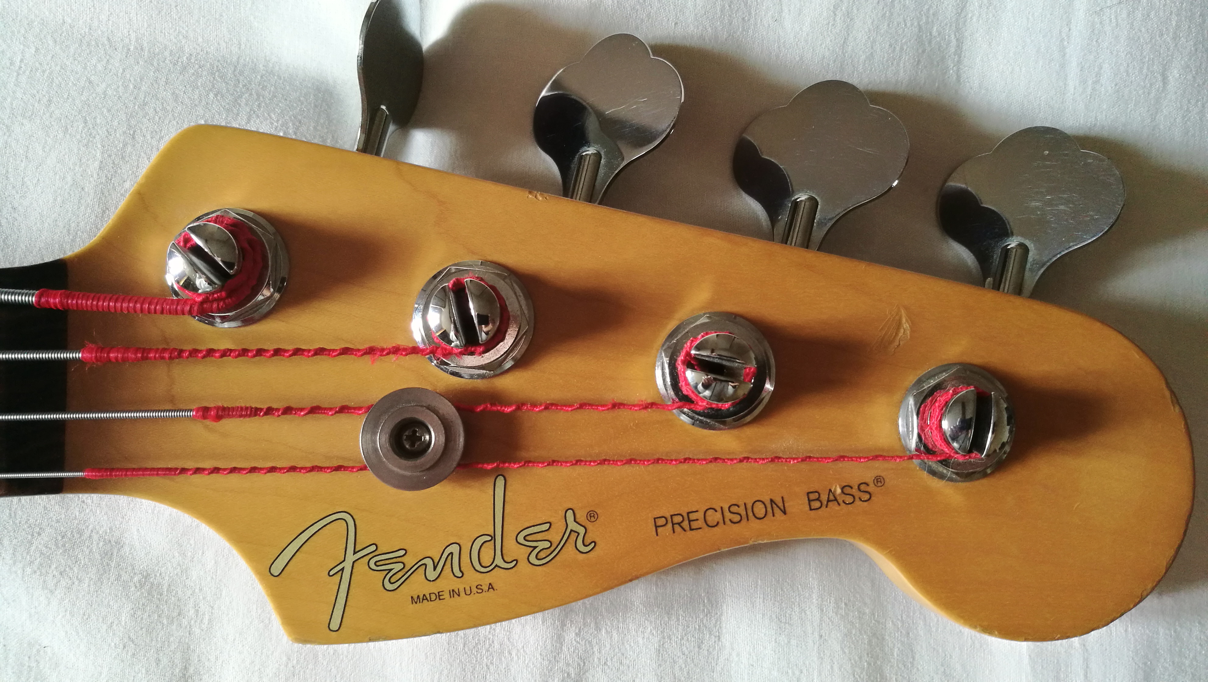 fender precision bass olx