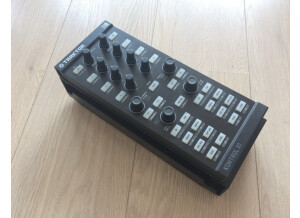 Native Instruments Traktor Kontrol X1 (88576)