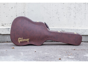 Gibson J-45 Studio_1