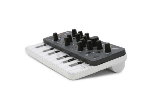 skulptWHITE_0002_PERS-RIGHT