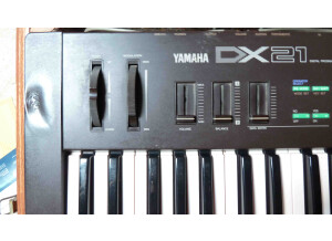 Yamaha DX21 (55870)