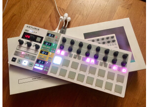 Arturia BeatStep Pro (92604)