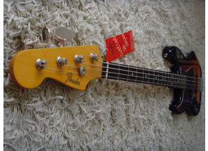 Fender JAZZ BASS JAPAN gaucher