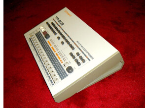 Roland TR-909 (5716)