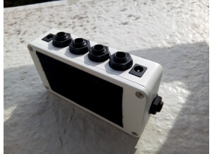 One Control White Loop (7249)