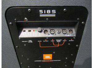 JBL EON 518S (31835)