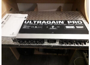 Behringer Ultragain Pro MIC2200 (86191)