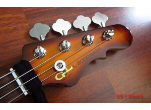 G&L-Tribute-L-2000-TSB_Zavbass_pic003