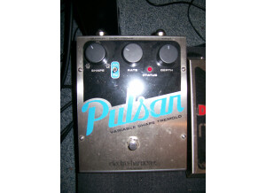 Electro-Harmonix Pulsar (44459)