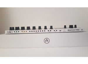 Arturia BeatStep Pro (38771)