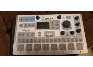 Arturia SparkLE Creative Drum Machine (73136)