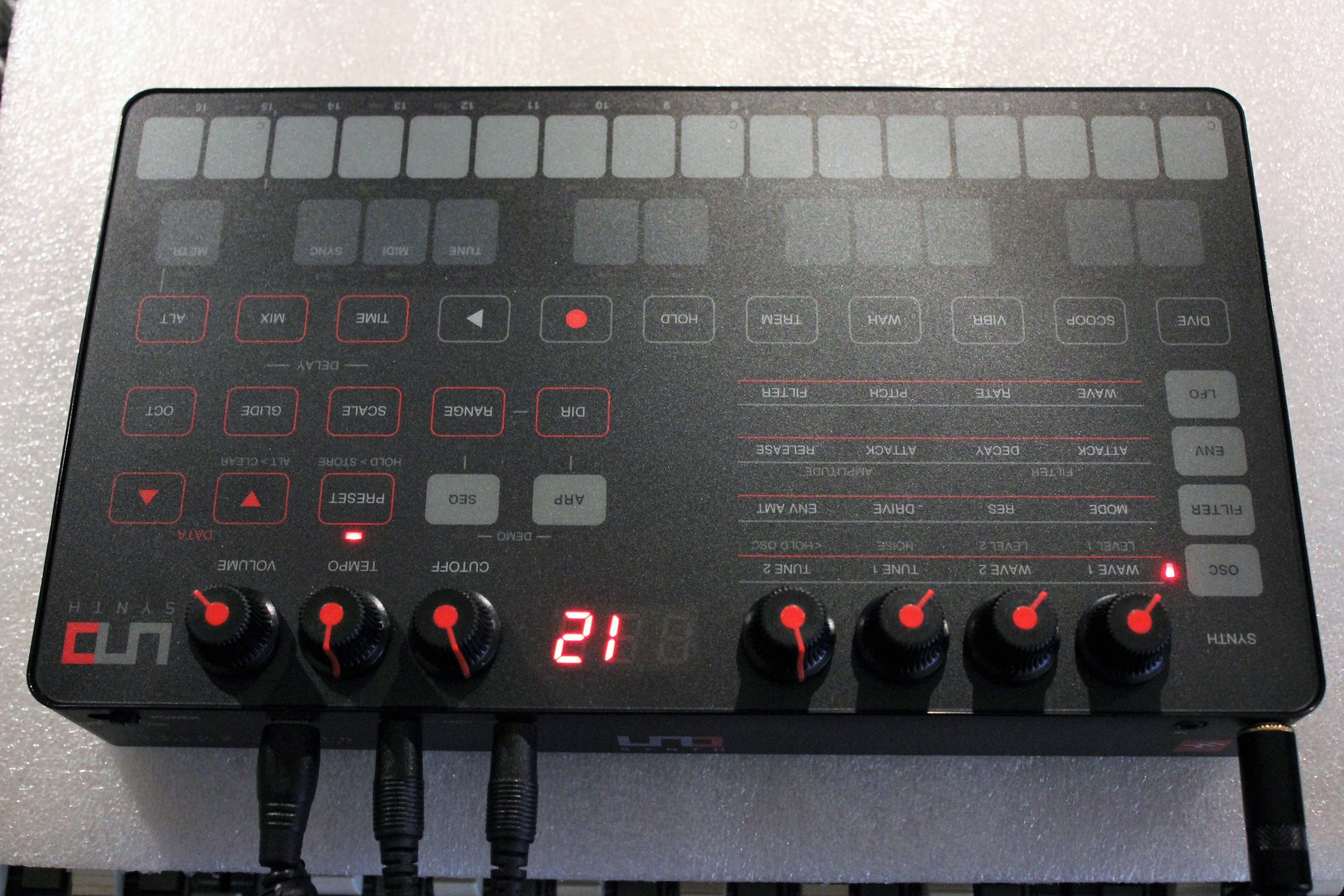 Uno Synth_2tof 07.JPG