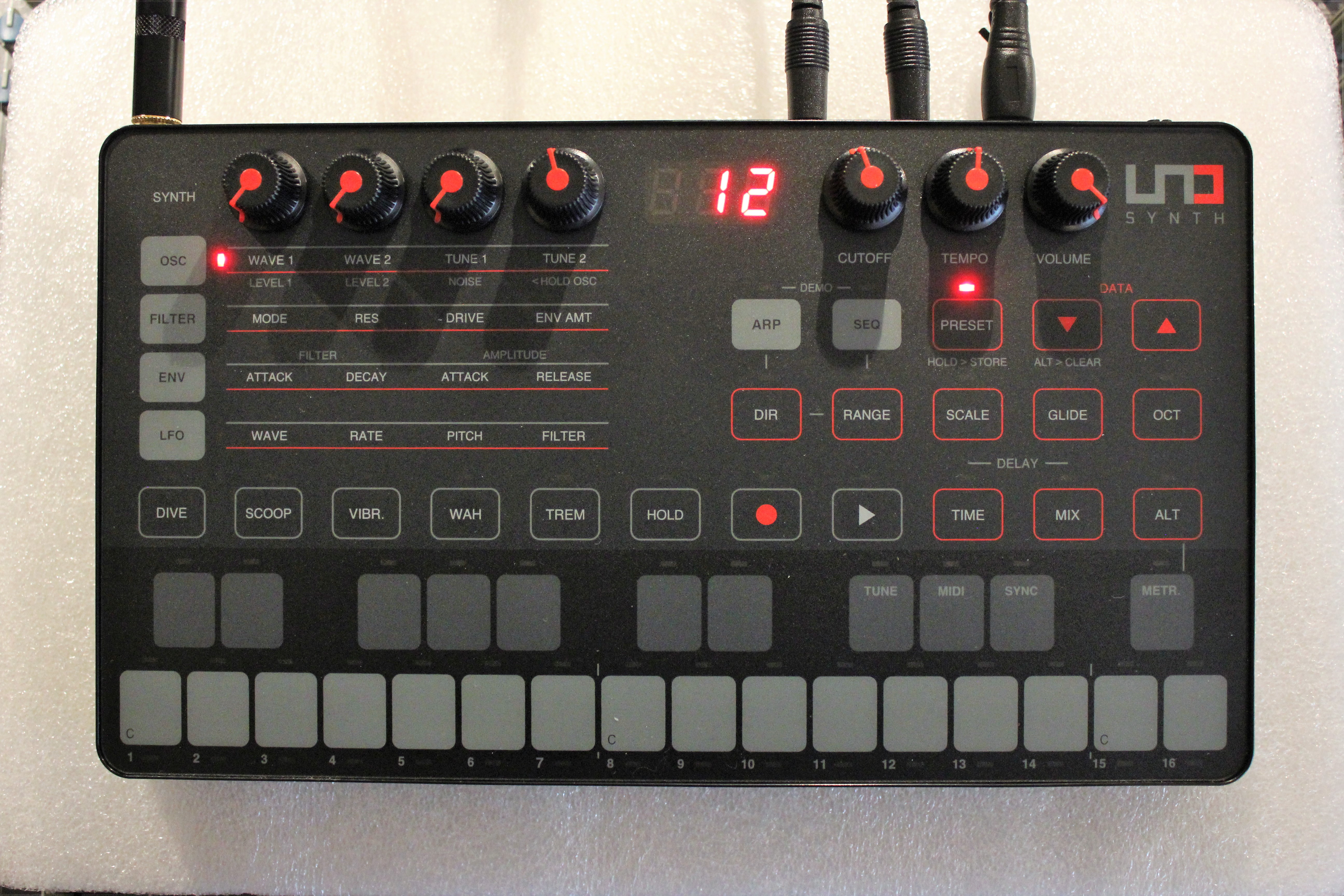 Uno Synth_2tof 04.JPG