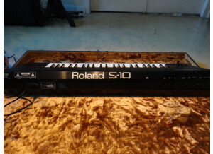 Roland S-10 (21061)