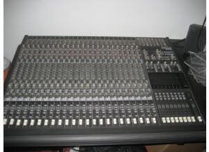 Mackie 8 Bus Series 24/8/2 (81469)