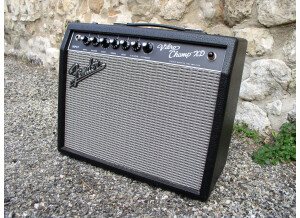 Fender Vibro Champ XD face 2.JPG