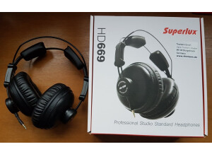 Superlux HD669